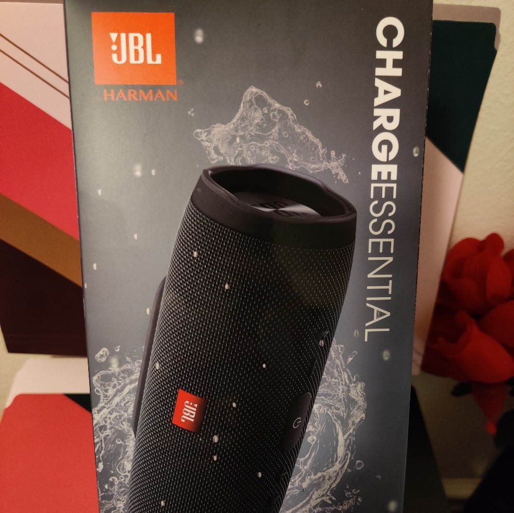 JBL charging essential speaker